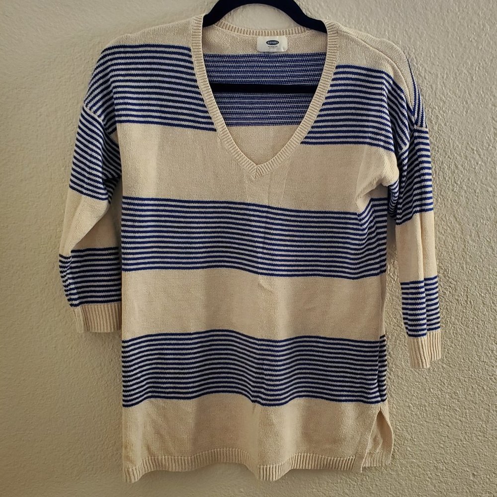 Old Navy 3/4 sleeve blue striped v-neck sweater
